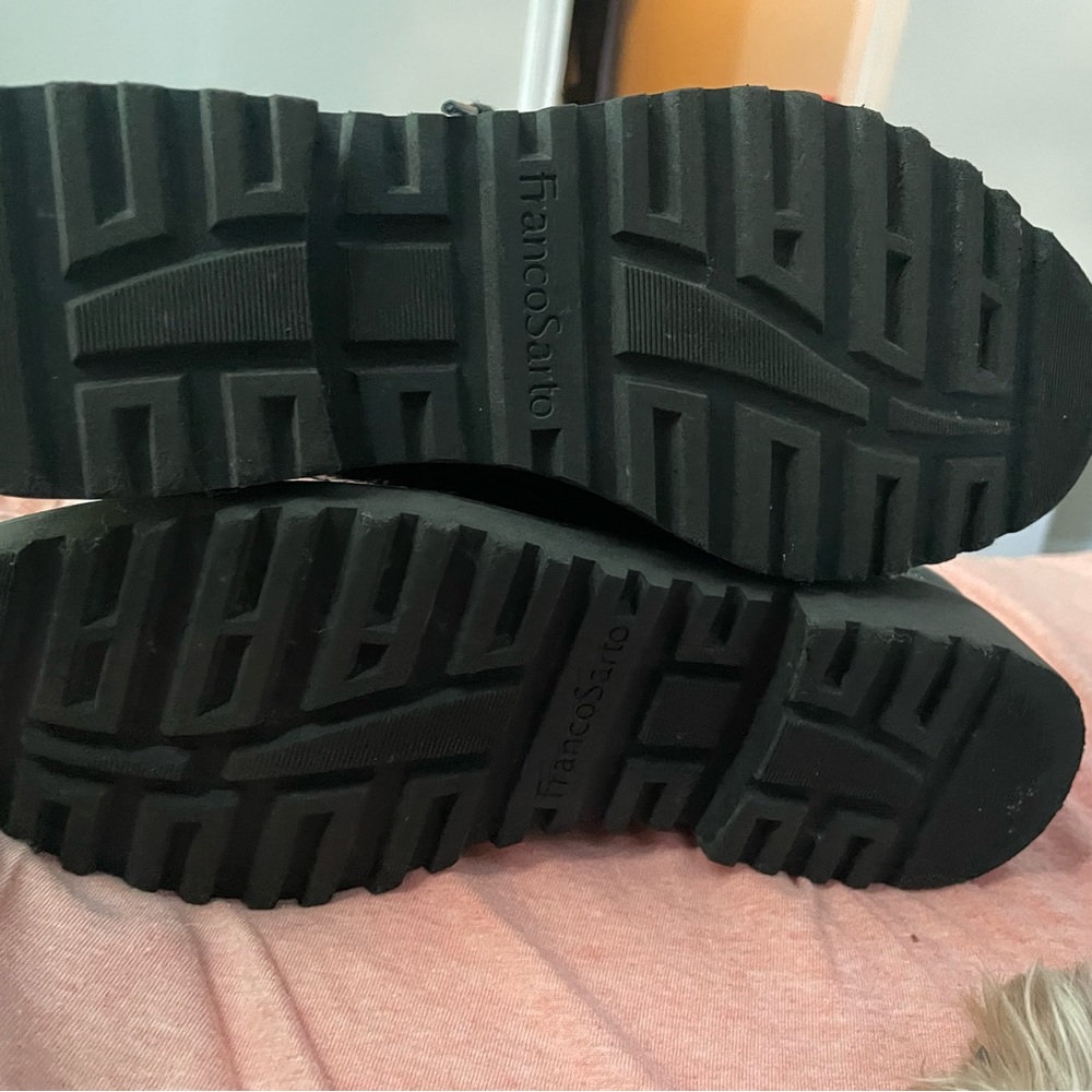 Dress shoes